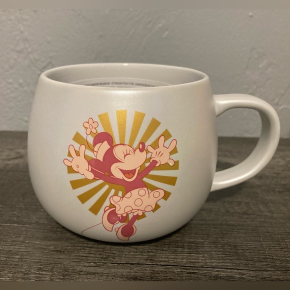 Disneys Mickey & Minnie Mouse Sunburst Coffee Mug - Picture 4 of 7